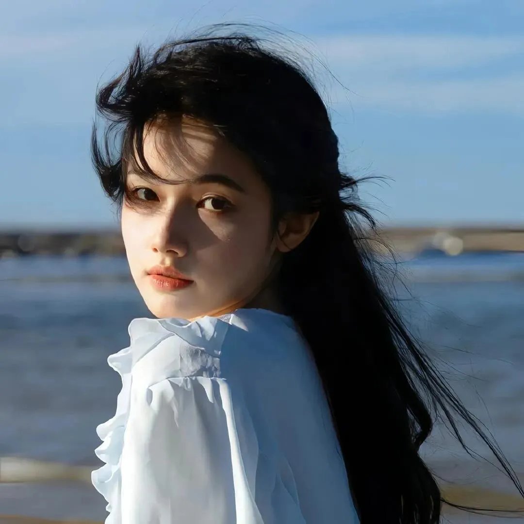 走进酒吧的女孩