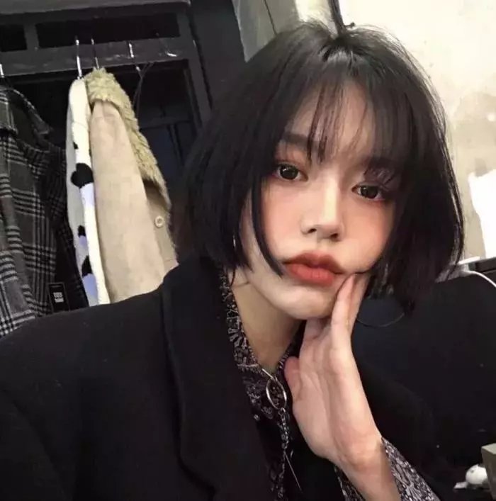 抓住她们